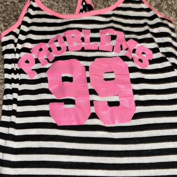 Rue 21 tank - Picture 2 of 3